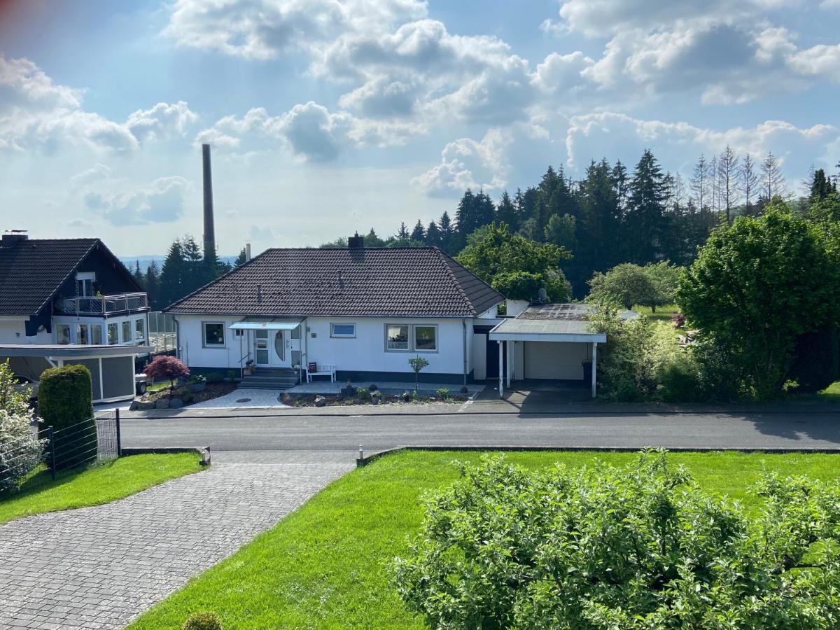 Buchlindenweg - Zimmer & Ferienwohnung Breitscheid  Zewnętrze zdjęcie