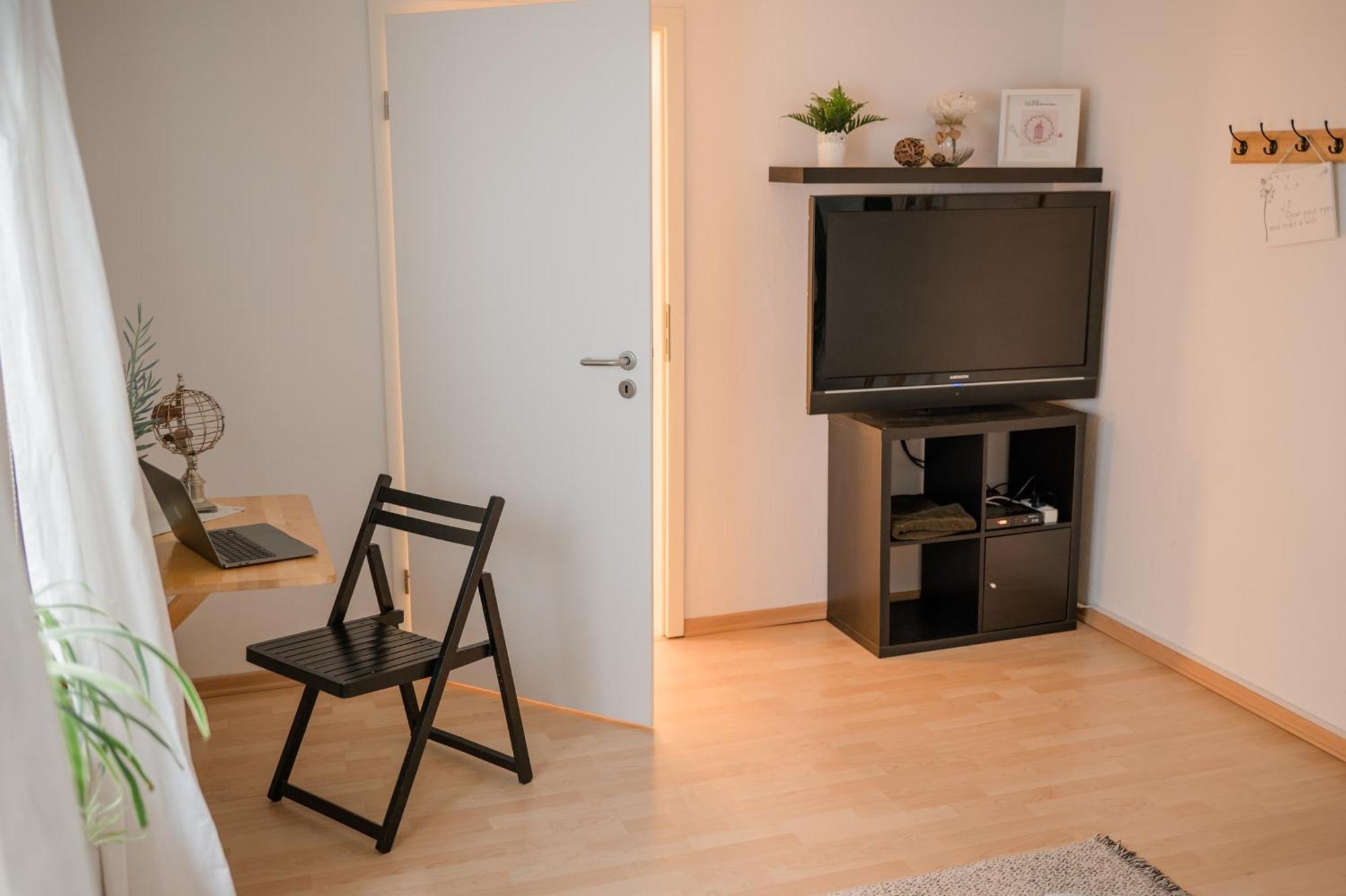 Buchlindenweg - Zimmer & Ferienwohnung Breitscheid  Zewnętrze zdjęcie