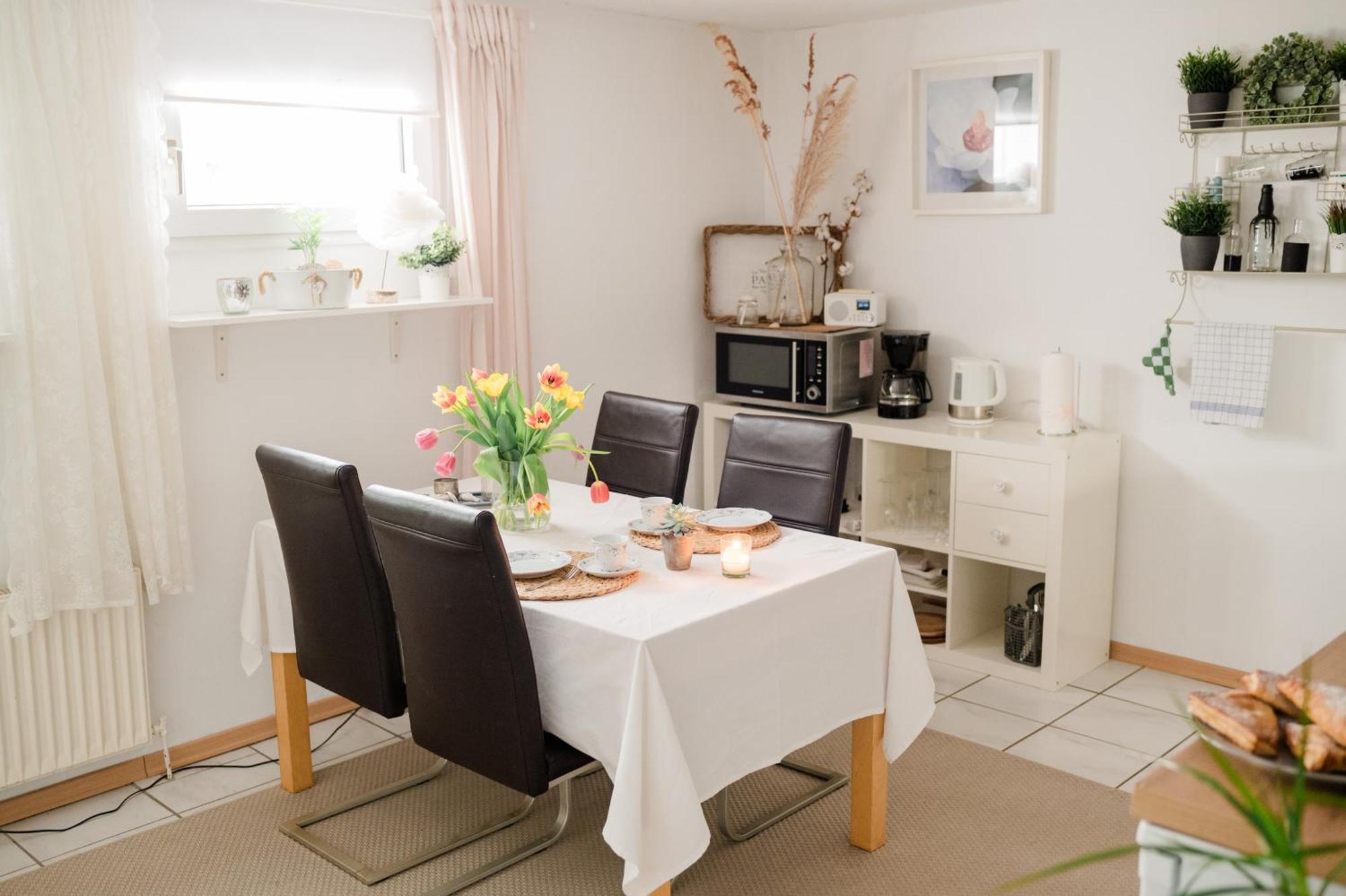 Buchlindenweg - Zimmer & Ferienwohnung Breitscheid  Zewnętrze zdjęcie